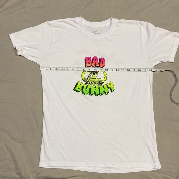Bad Bunny World’s Hottest Stadiums 2022 Tour concert reprint tshirt size medium - Picture 6 of 10